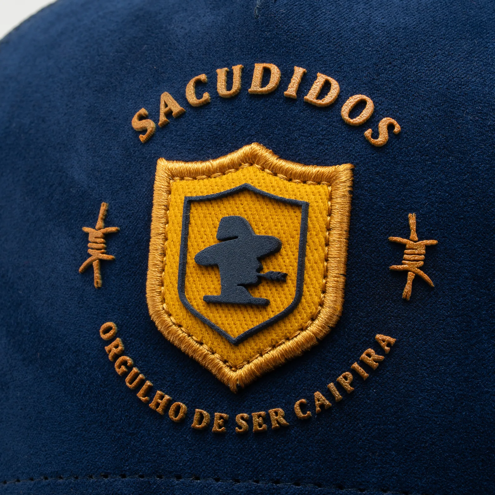Silk relevo com bordado local